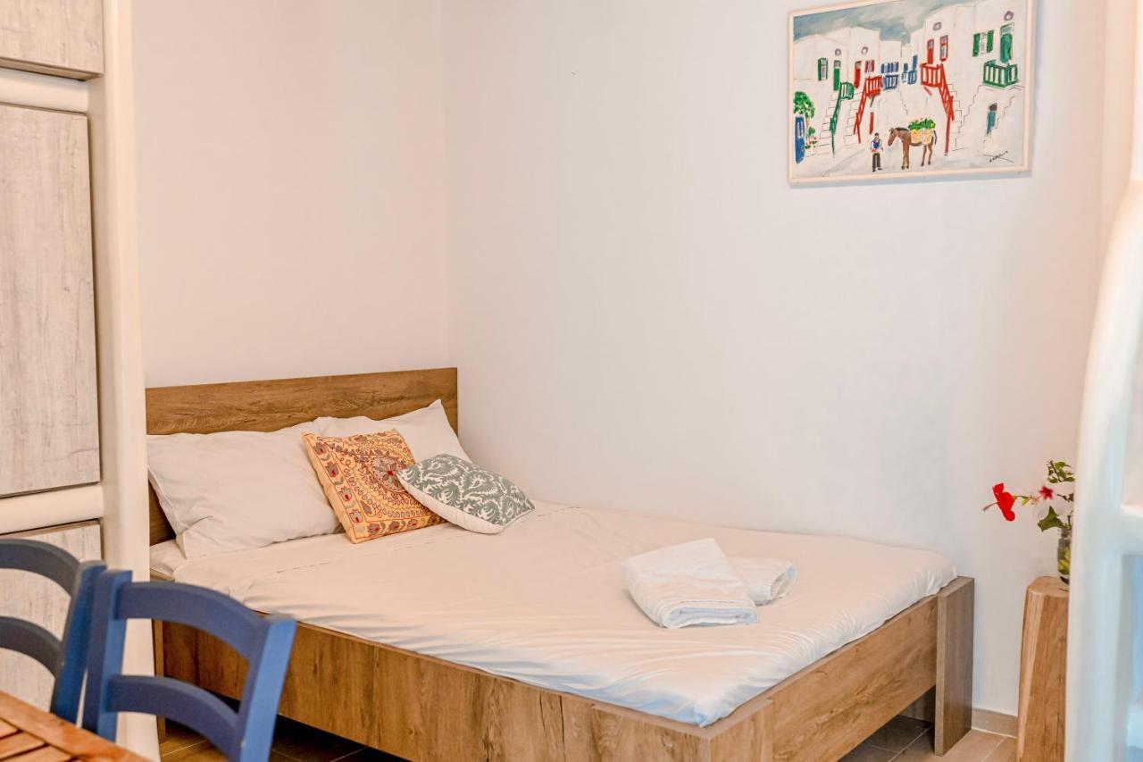 Bonzoe #3 * Parikia (Paros)